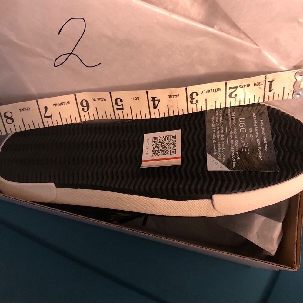 UGG - Picture 5 of 7